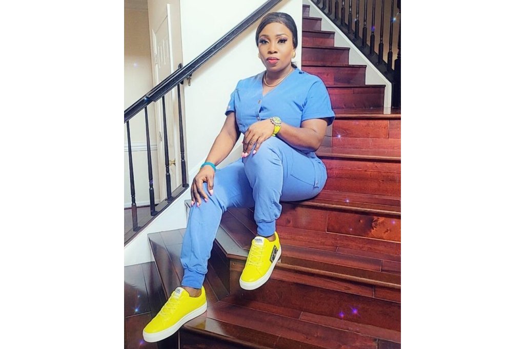 Look Elegant in Scrubs: Easy Style Tips for Medical Pros