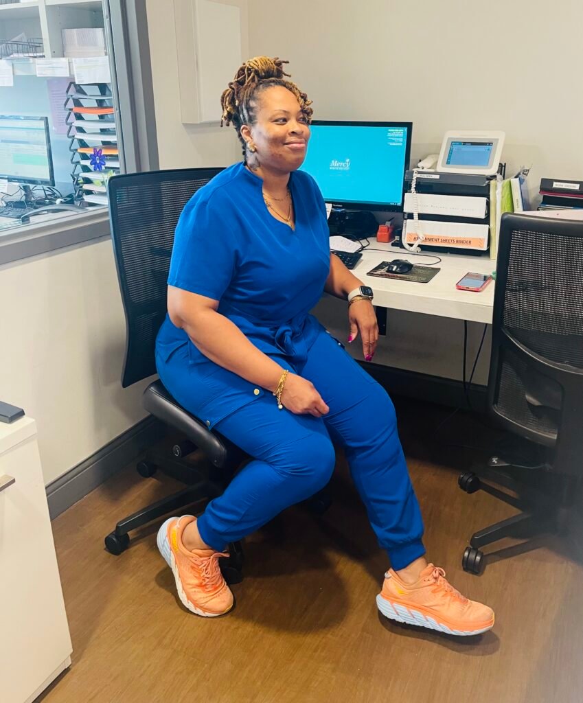 Complete Guide: What Color Scrubs Are Professional for Medical Staff?